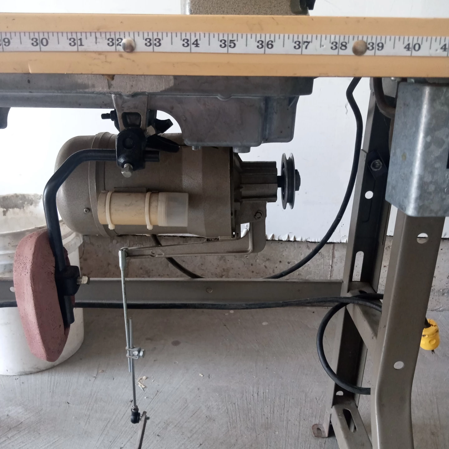 Singer industrial sewing machine - photo 4