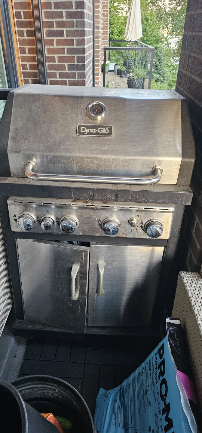 Dyna-Glo Propane Grill - photo 2