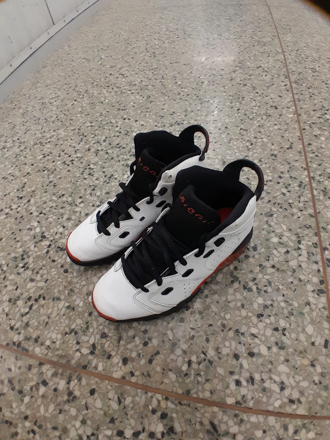 Jordan 6 Sneakers Original Size 7 - photo 2