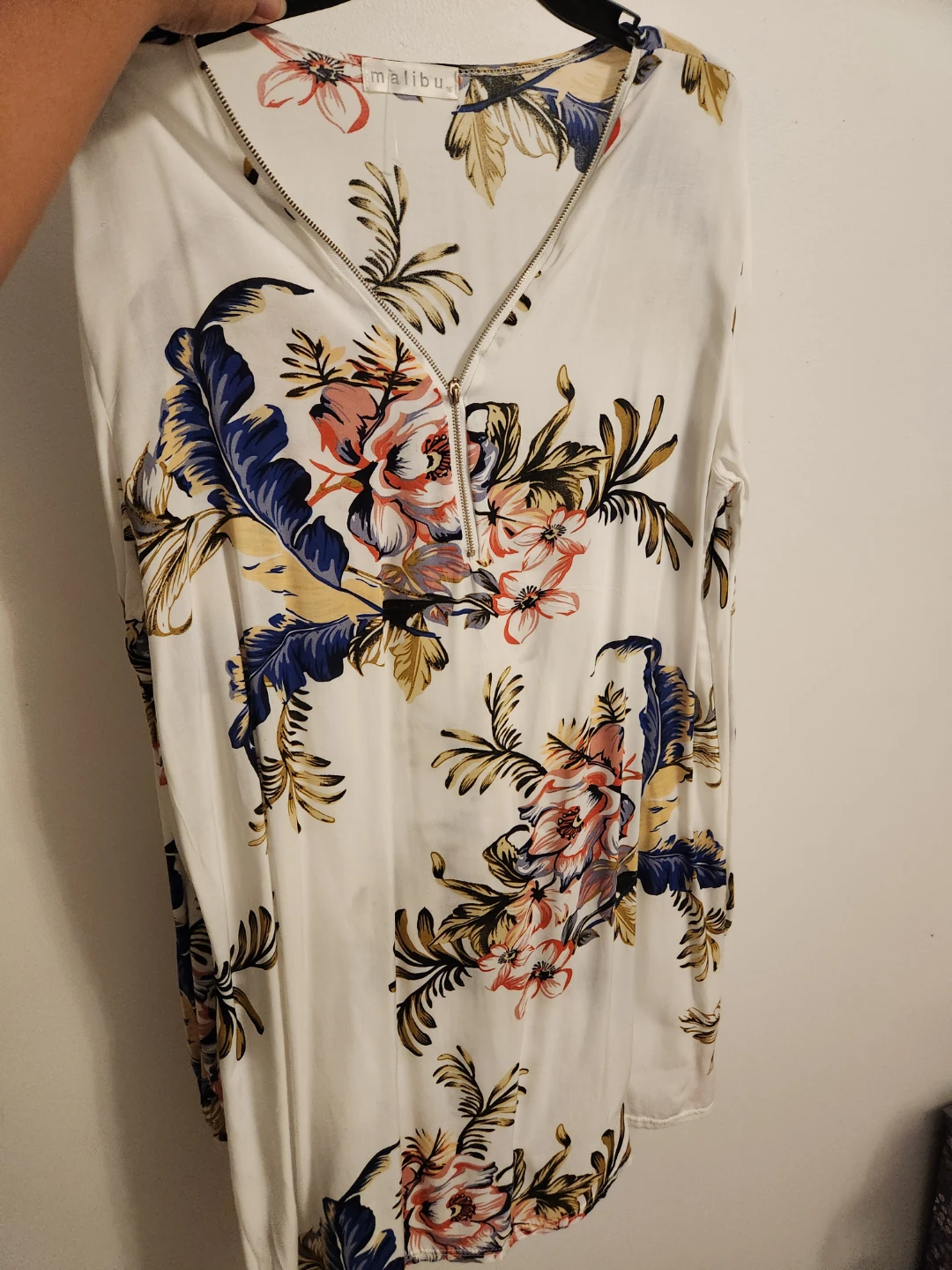 Malibu floral print short sleeve tunic with zipper ⚽