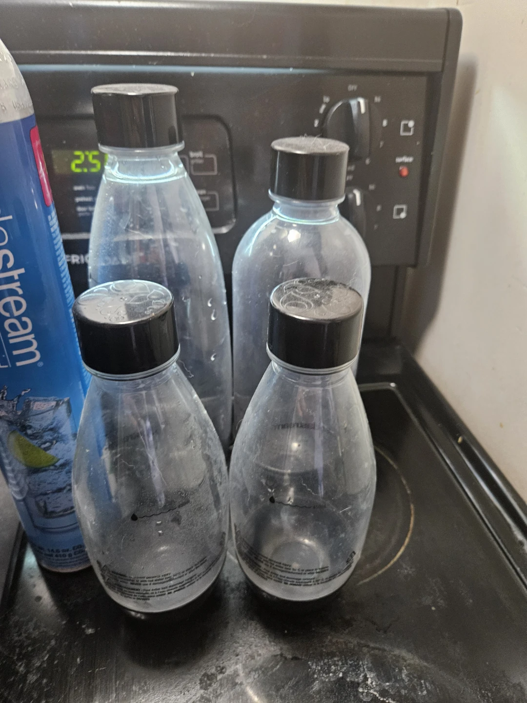 SodaStream Sparkling Water Maker with CO2 Cylinder & Bottles - photo 2