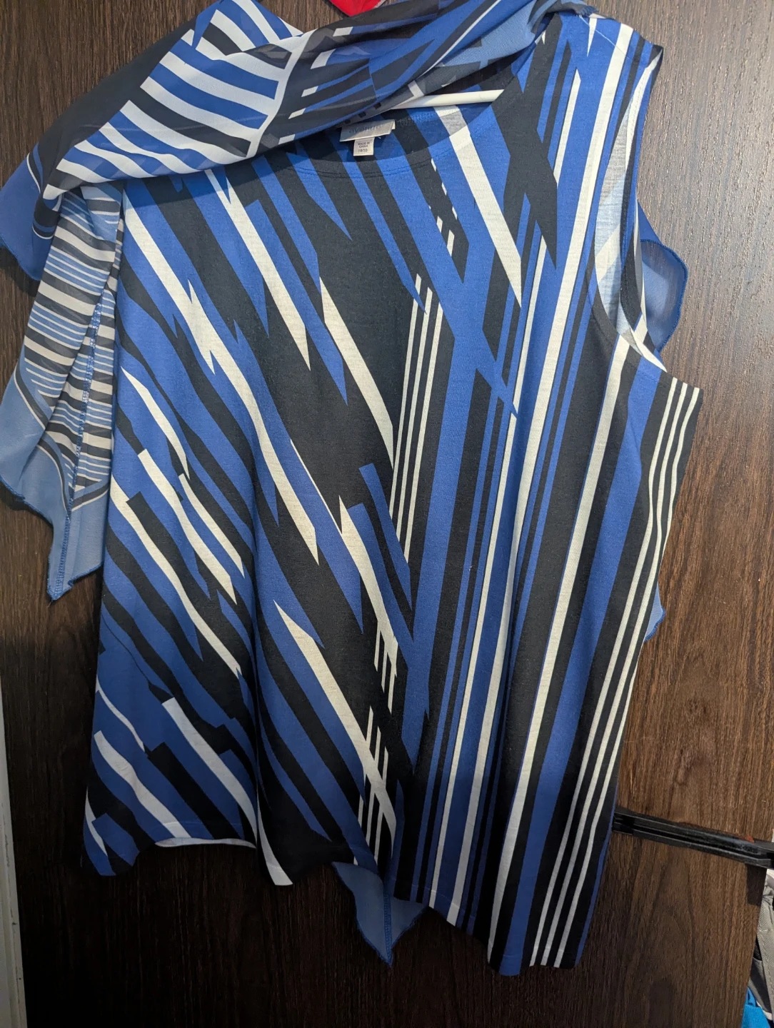 Avenue Blue Geometric Print Blouse with Rhinestones Size 18/20 - photo 3