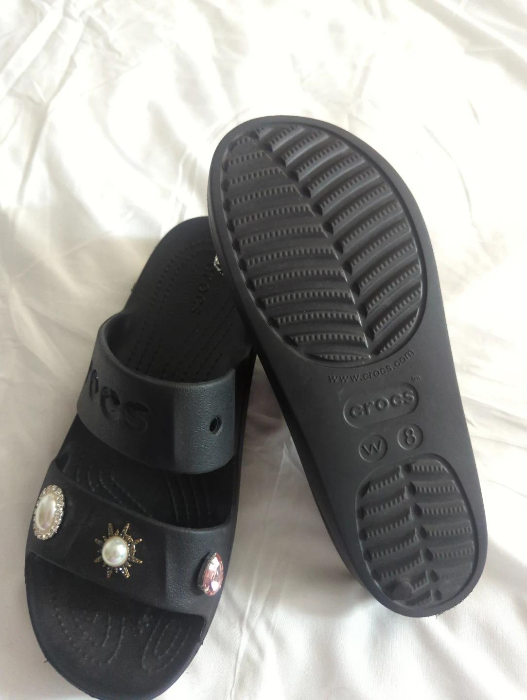 Black Crocs slides with charms - photo 3