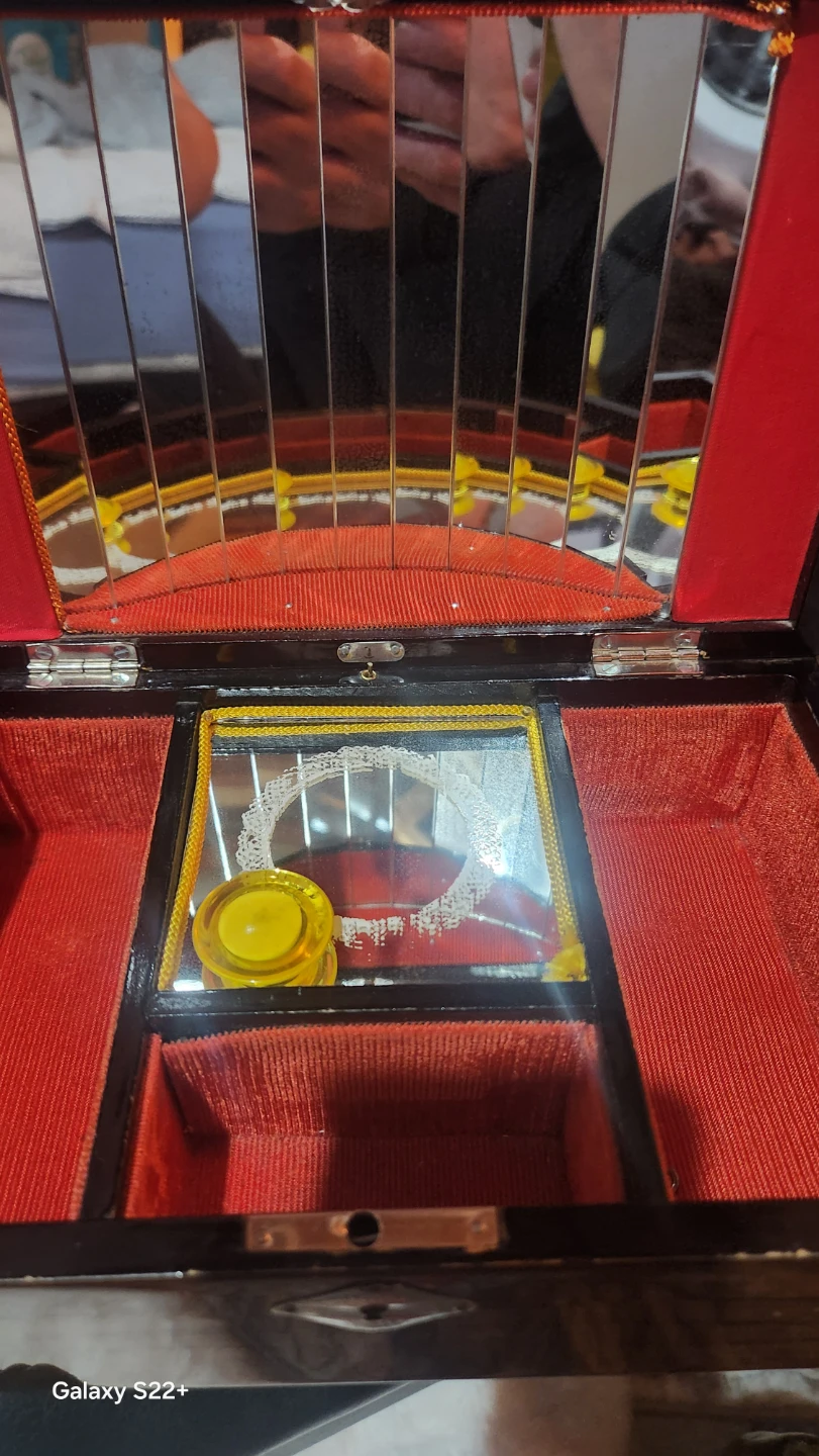 Vintage Japanese jewelry music box - photo 2