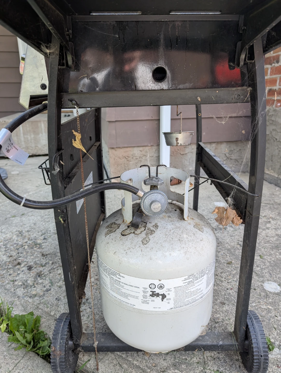 Backyard Grill Propane BBQ - photo 4