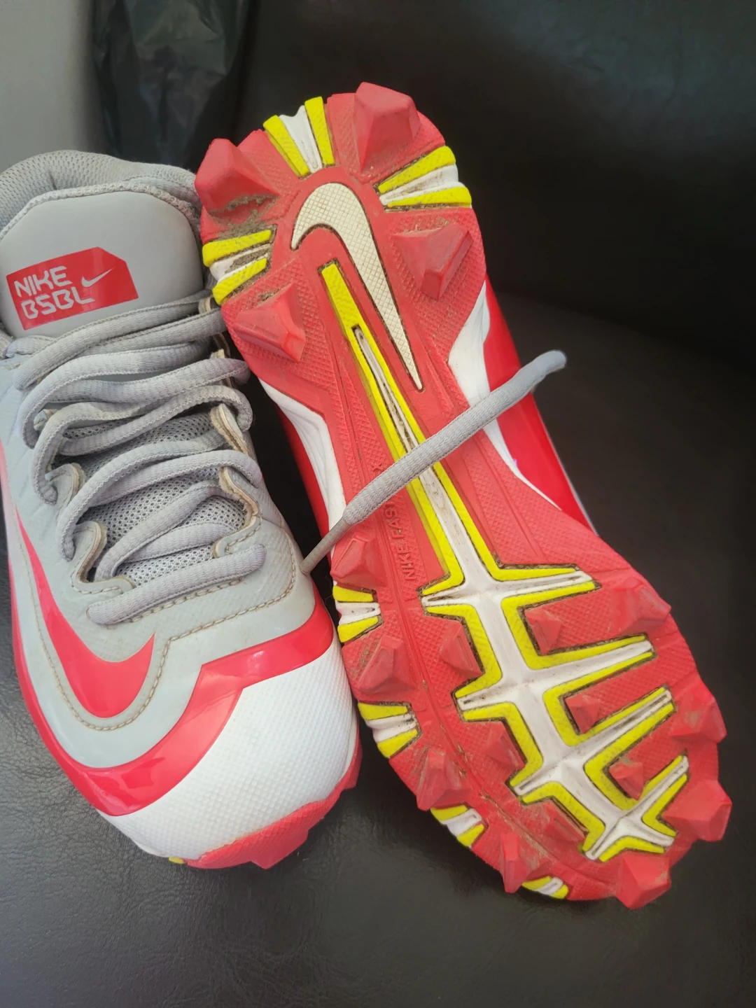 Nike Baseball Cleats - Size 1.5Y - photo 2