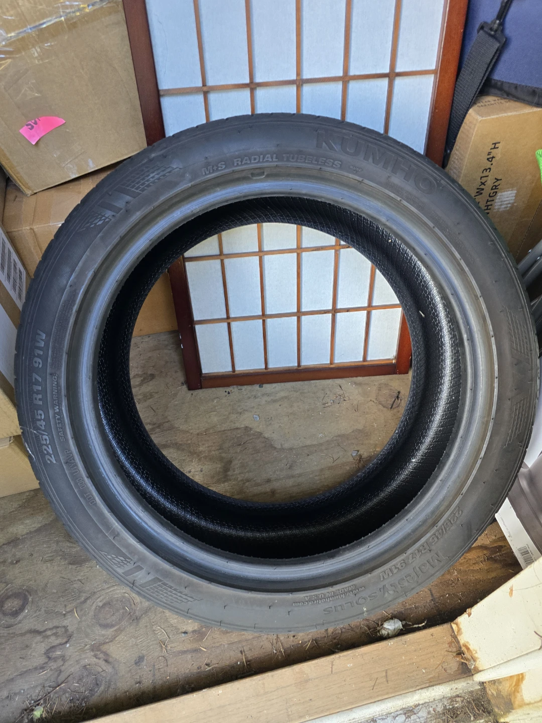 Kumho 225/45 R17 91W Tire