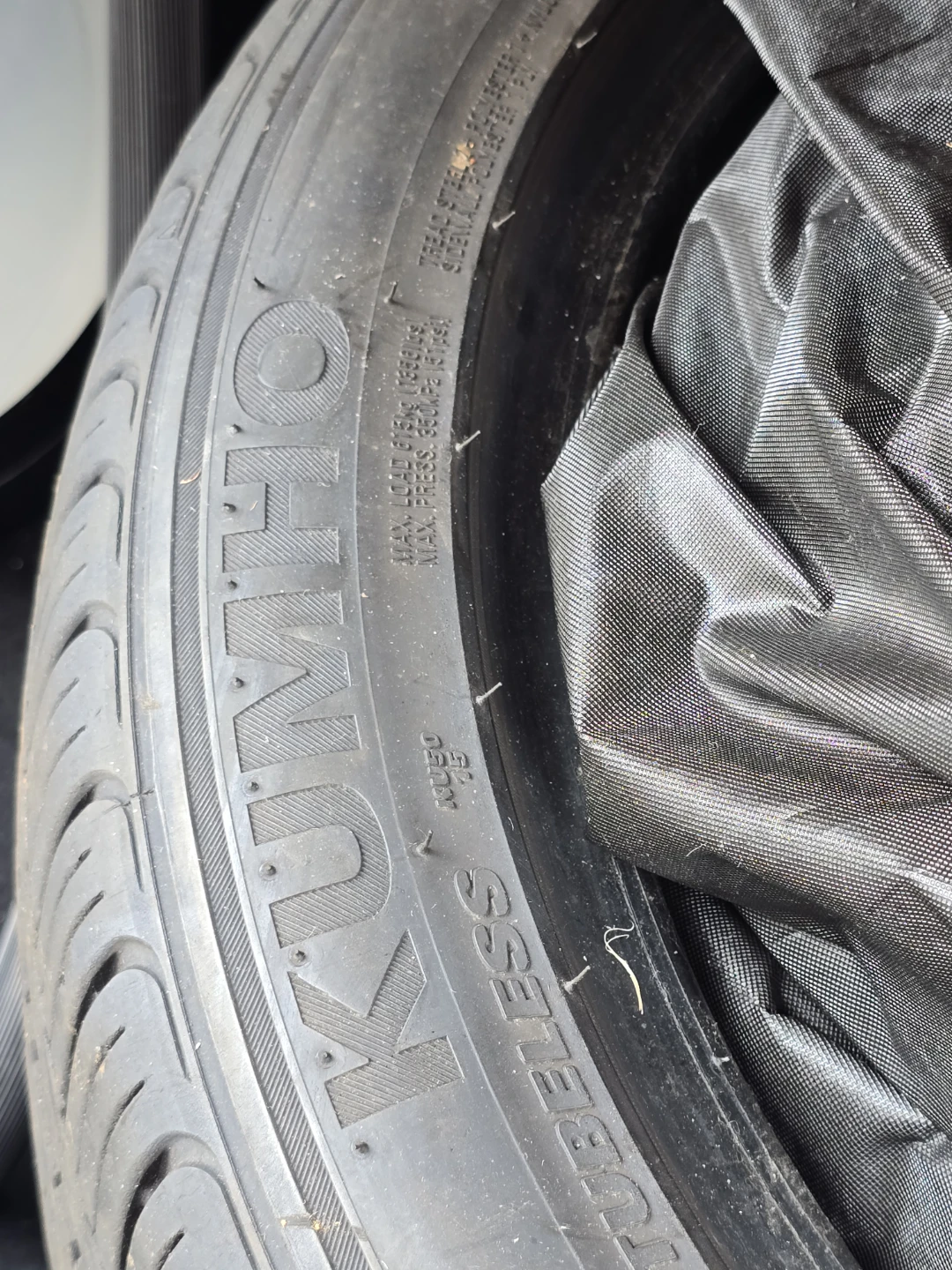 Kumho 225/45 R17 91W Tire - photo 3