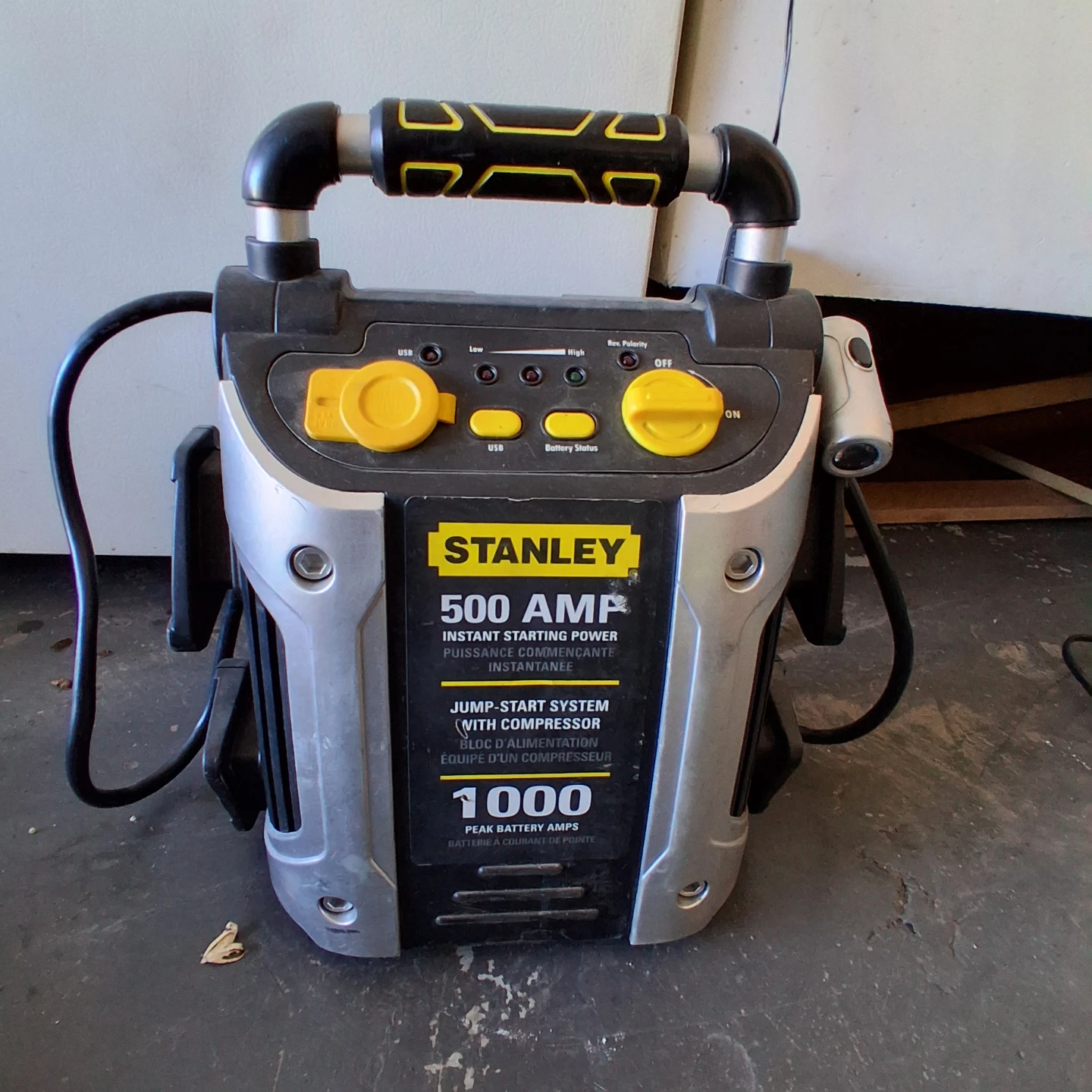 Stanley 500 Amp Jump Starter with Compressor - photo 3