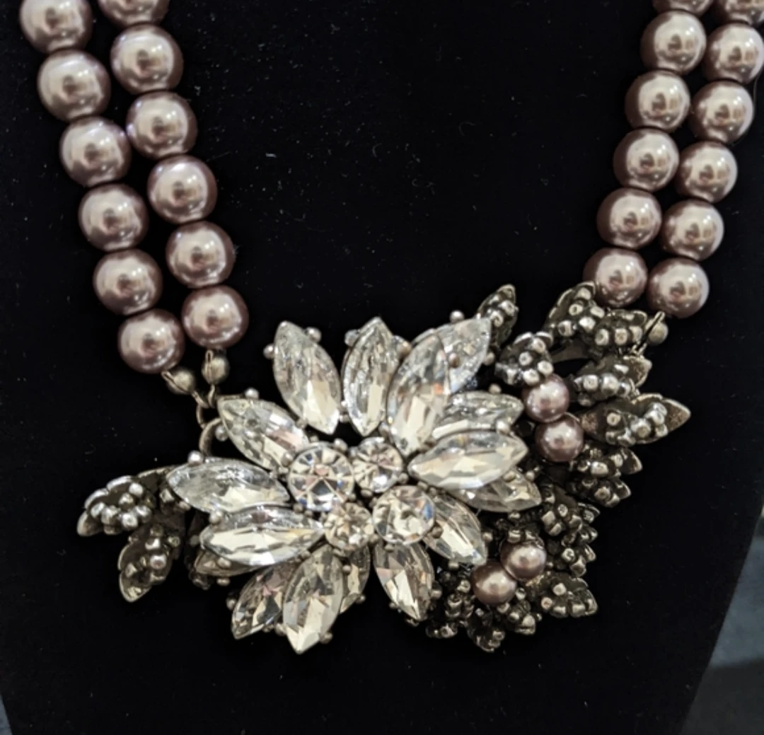 Pearl and Crystal Flower Necklace - photo 2