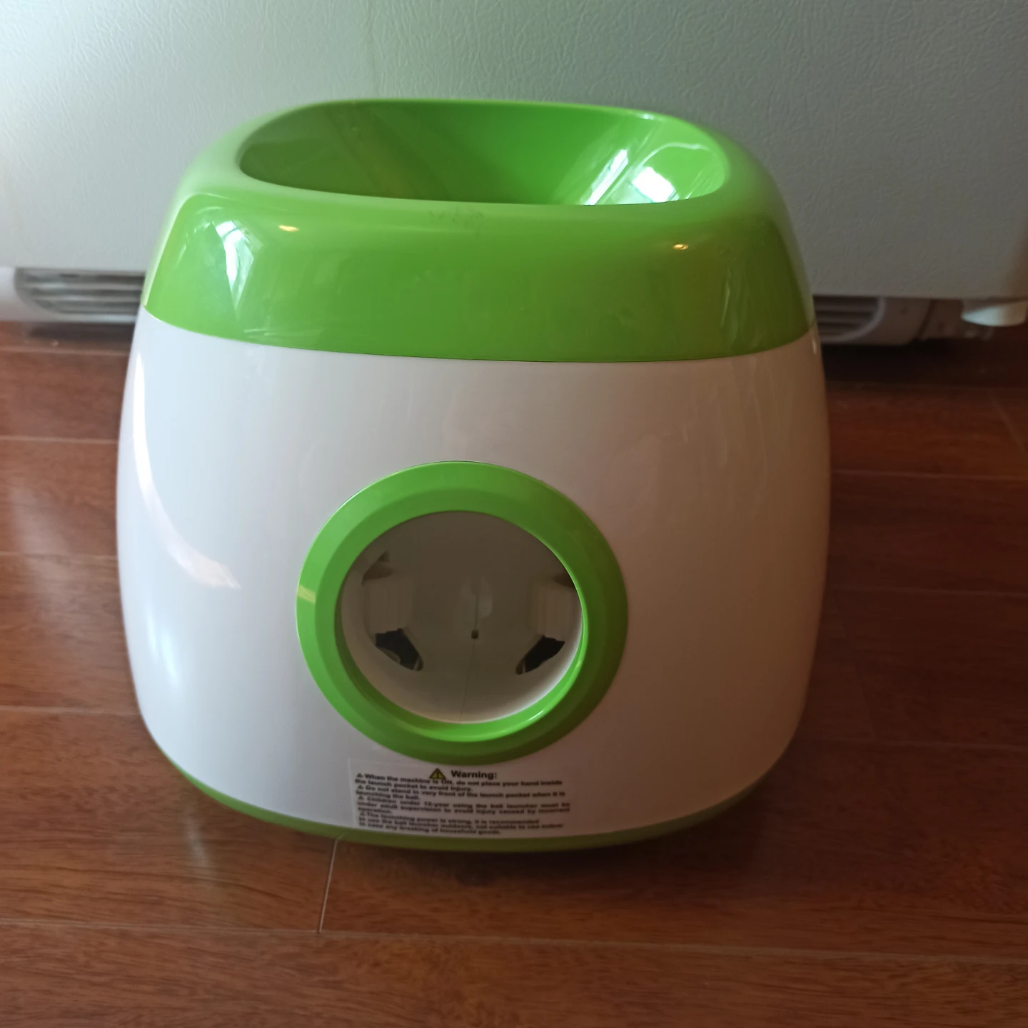 Wortade automatic ball launcher