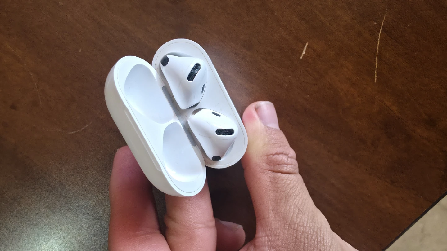 Apple AirPods (4nd Generation) with case - photo 3