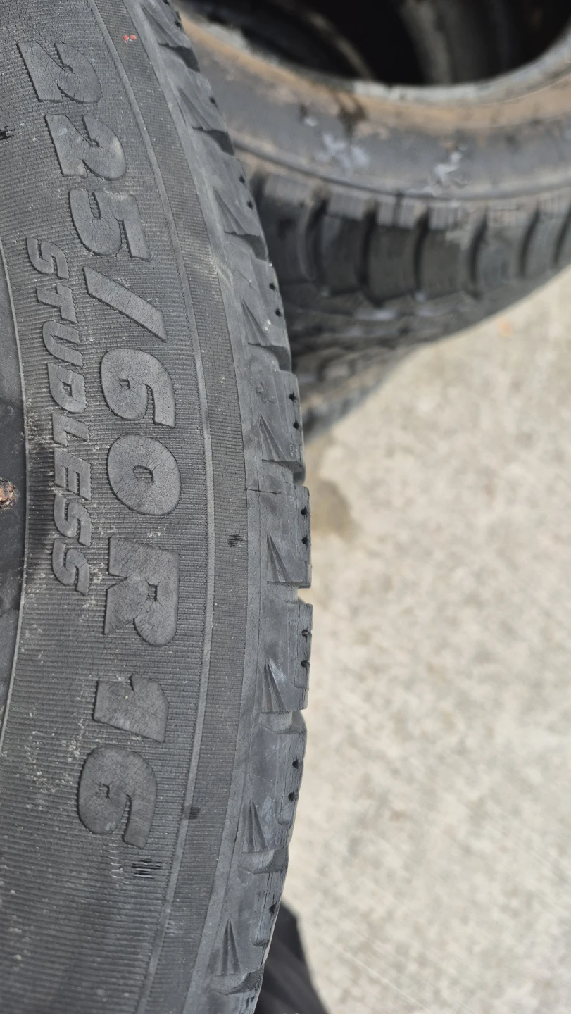 Michelin  Set of 4 Snow Tires - 235/60R16 - photo 2