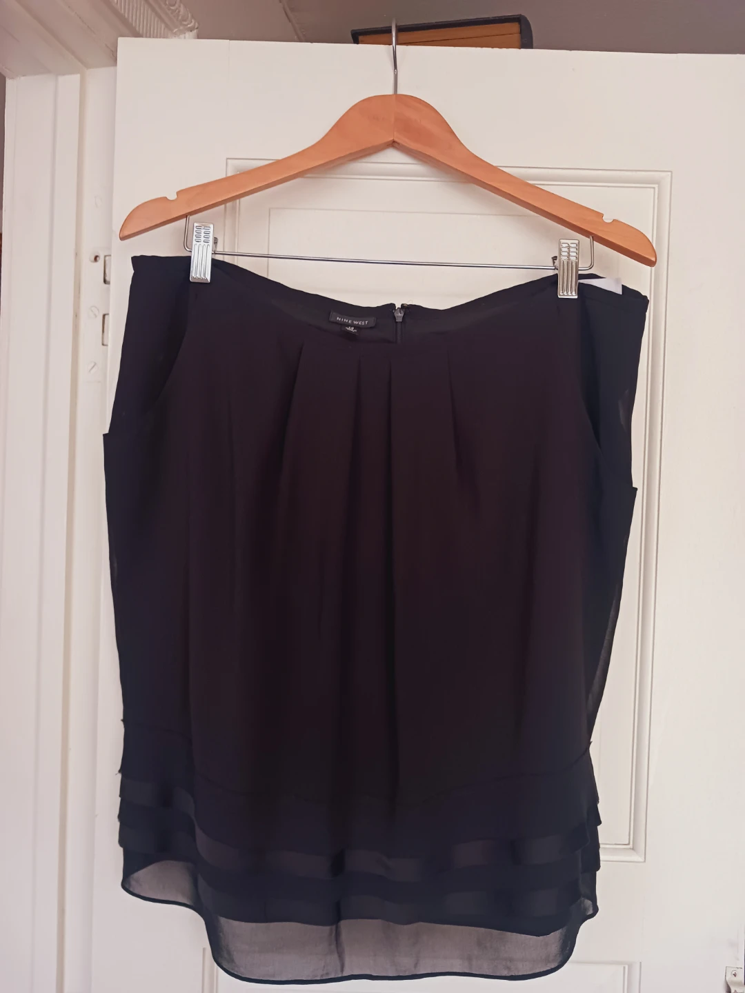 New !!! Nine West Elegant  Black Skirt. Size 14. - photo 3