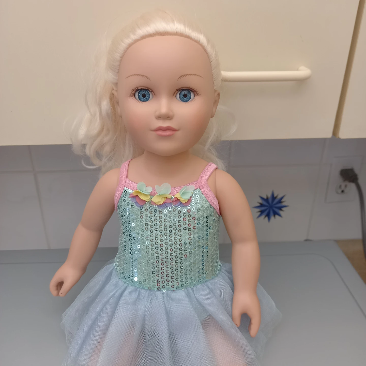 My Life As Estella. Posable 18-Inch Doll, Blonde Hair, Blue Eyes - photo 5