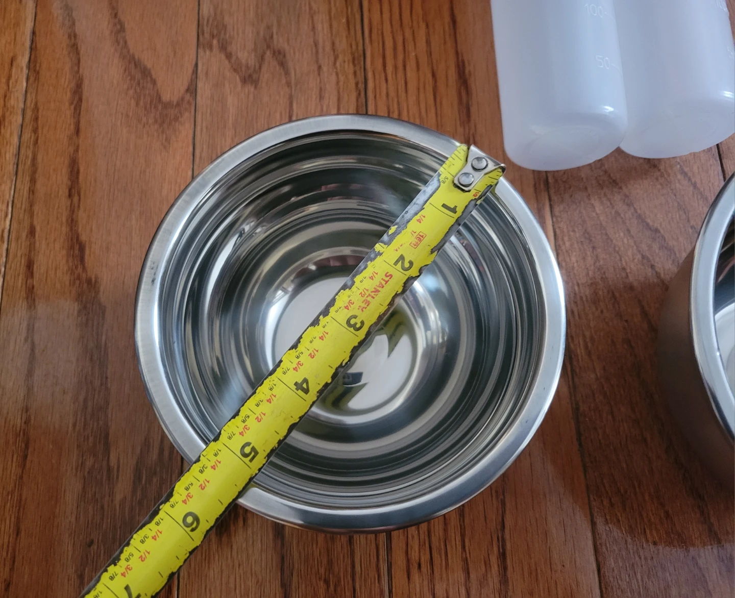 7 SS Bowls with Lids + 2 plastic bottles for oil. New! - photo 4