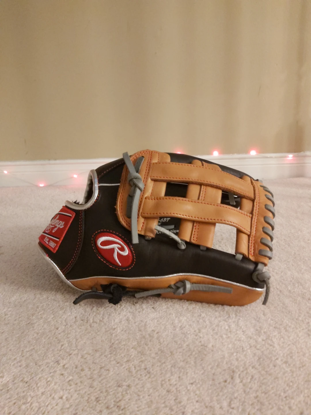 NEW RHT 12 inch Rawlings R9 Series Baseball Glove