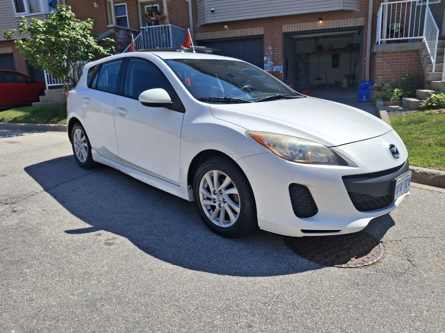 White Mazda 3 Hatchback - photo 2