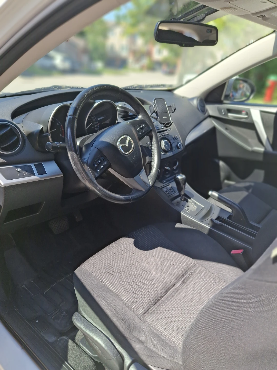 White Mazda 3 Hatchback - photo 5