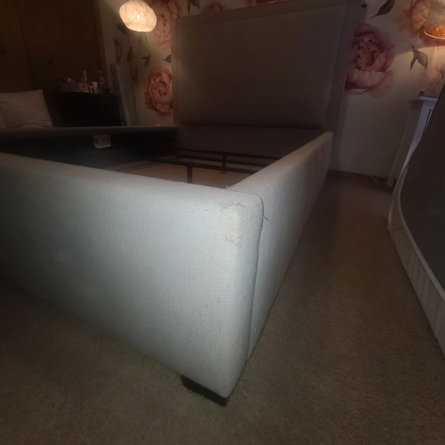 Crate and barrel queen bedframe - photo 4