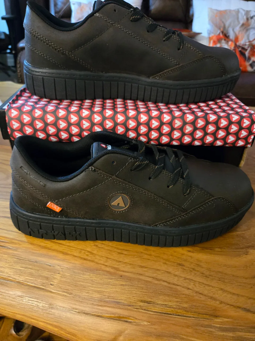 Airwalk Brown Leather Sneakers - photo 2