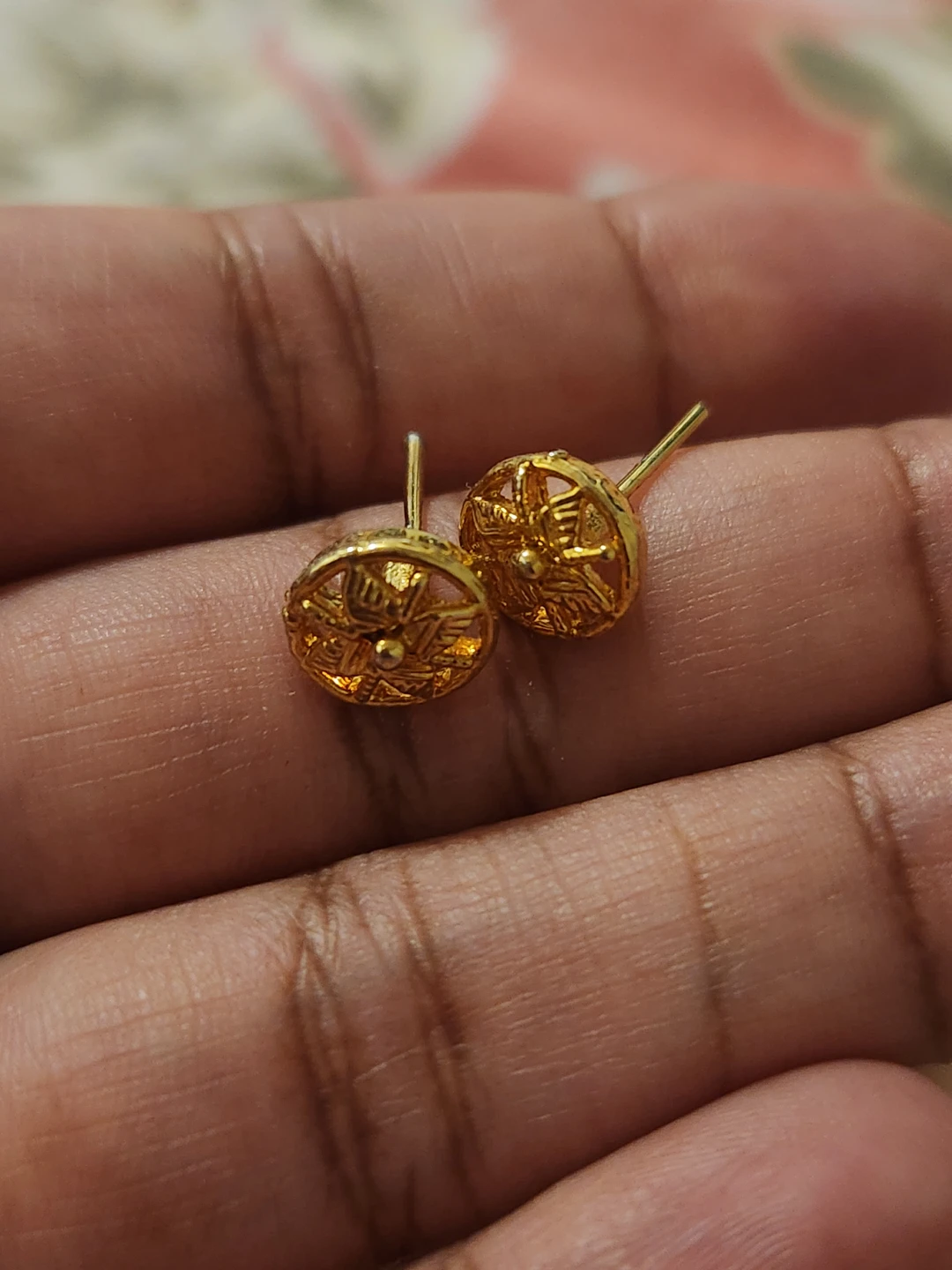 Gold Tone Stud Earrings ⚽
