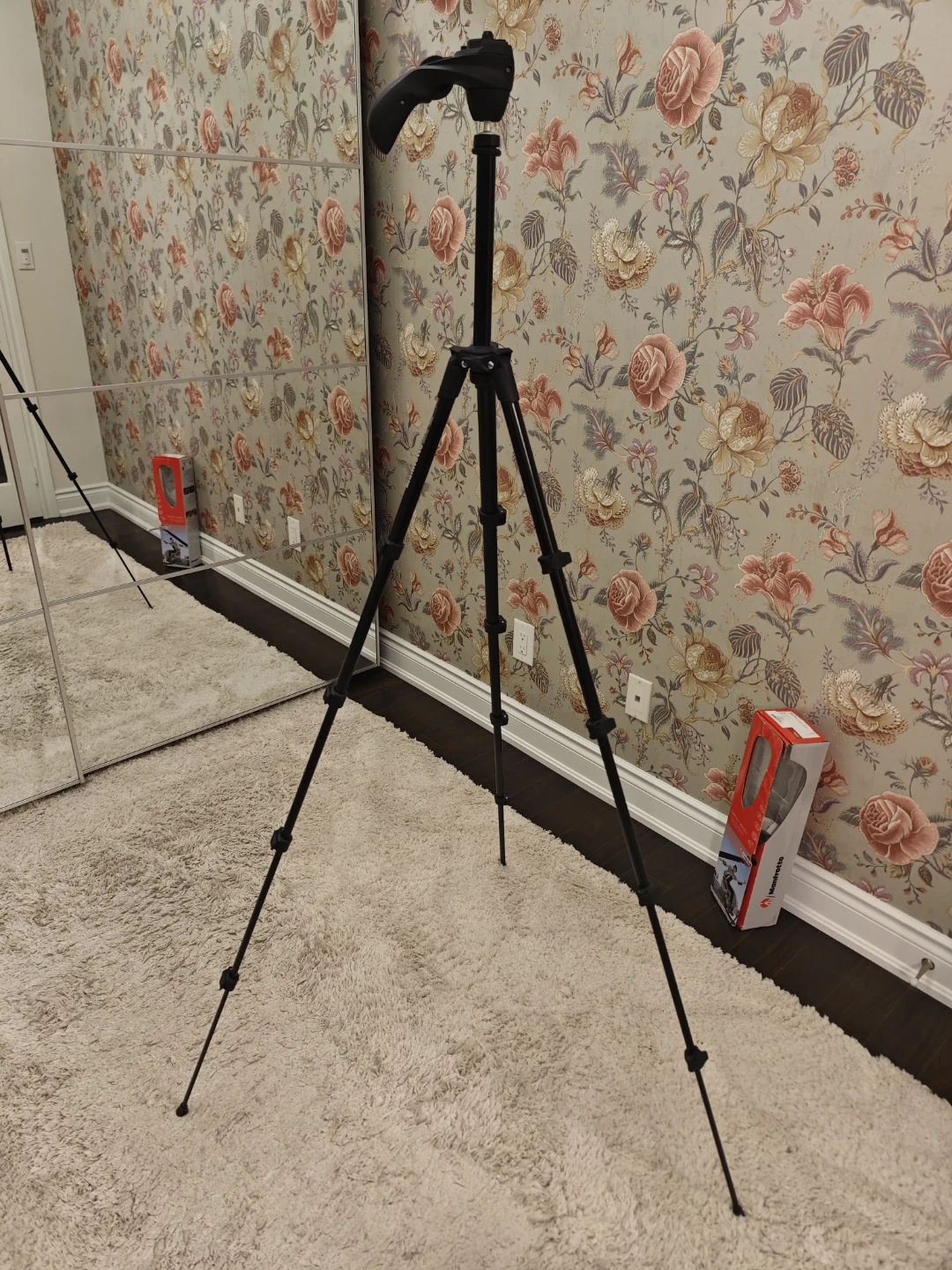 Manfrotto Compact MKC3-H01 Tripod - photo 3