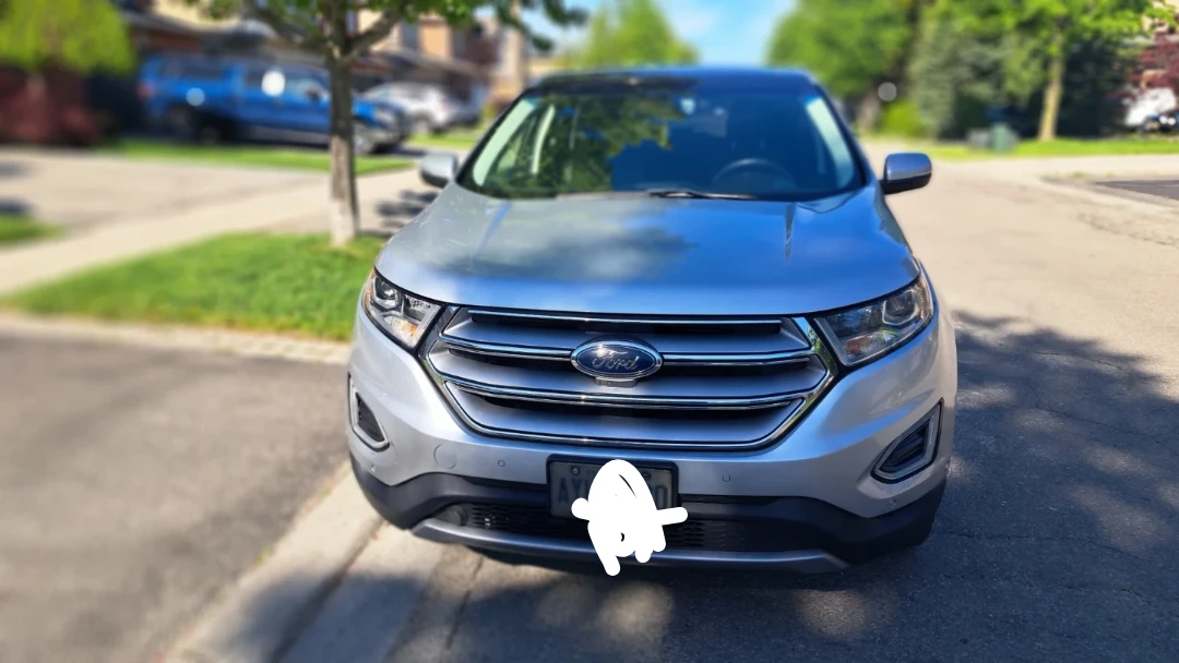 Silver Ford Edge SUV - photo 2