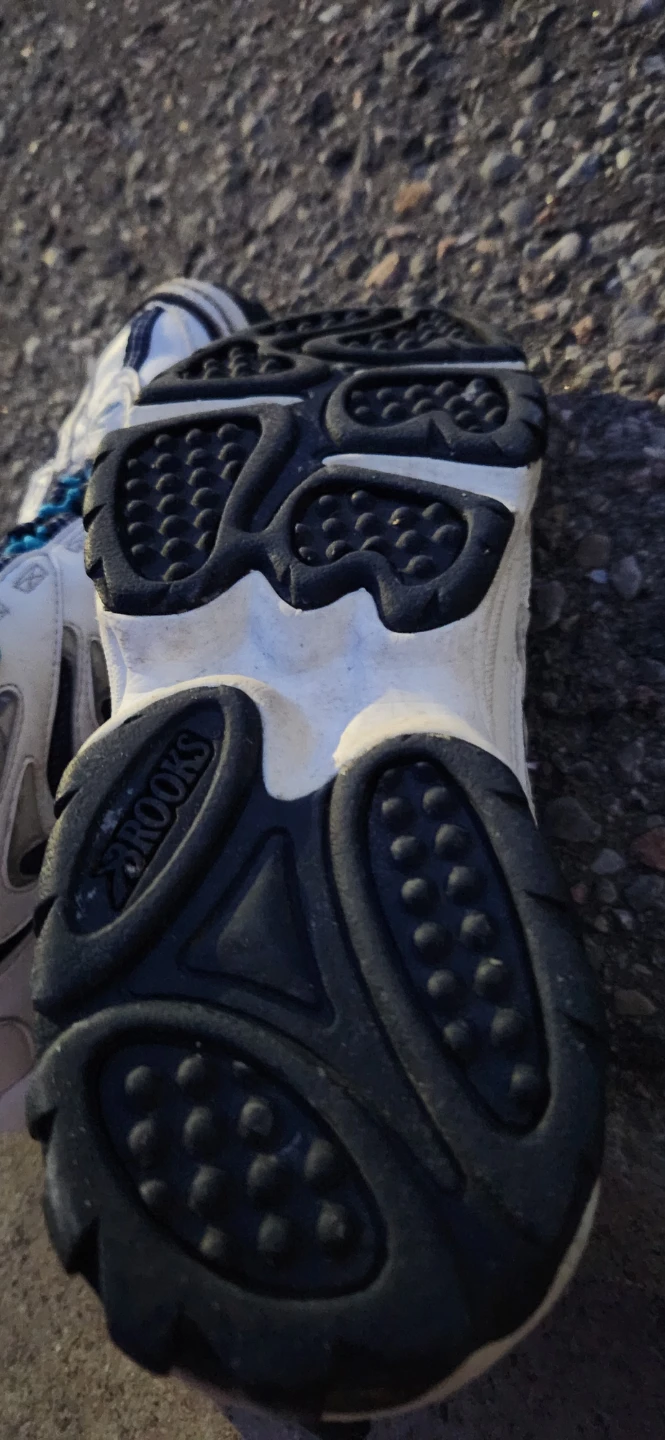 Brooks Running Shoes⚽️size 10 - photo 2