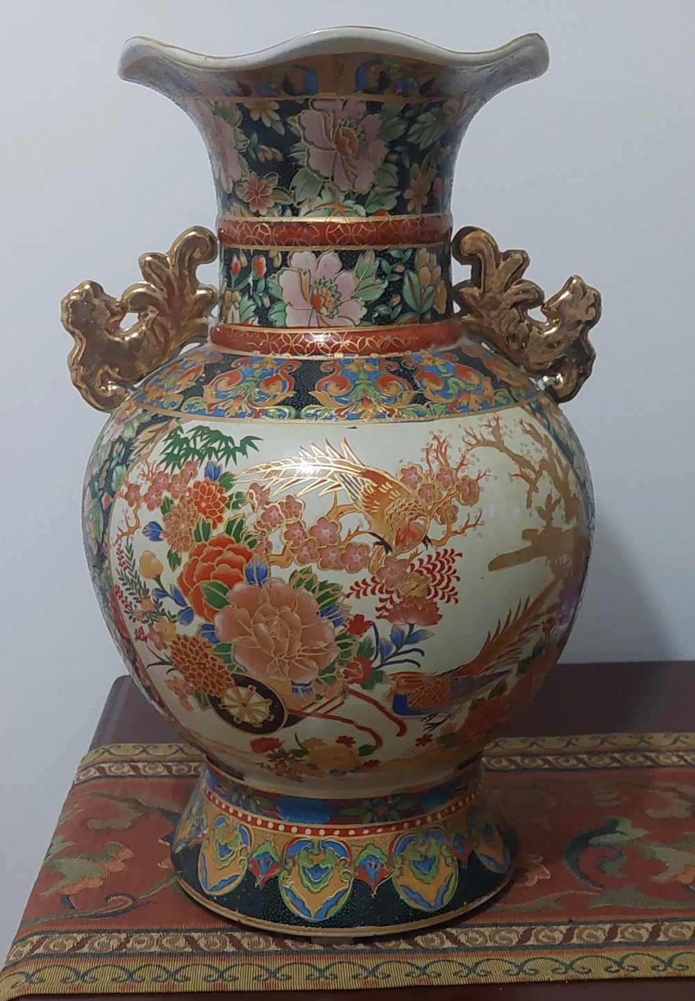 Large Decorative Vase ⚽