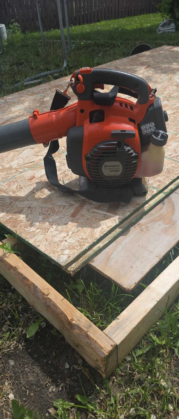 Husqvarna 125BV Leaf Blower