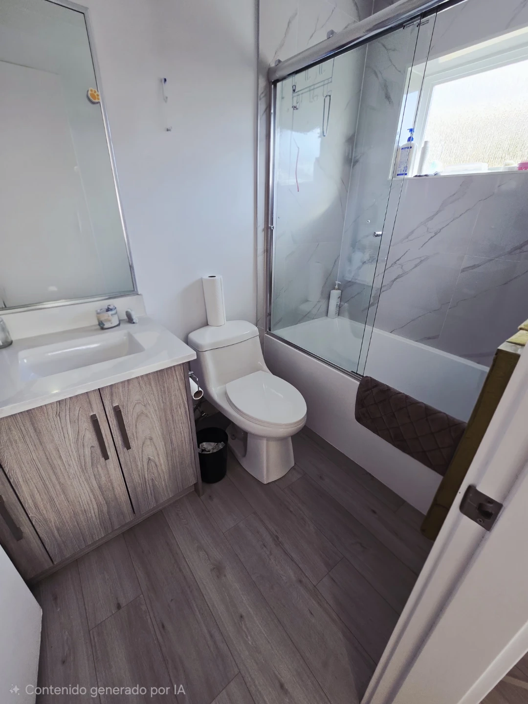 Room with private bathroom - photo 2