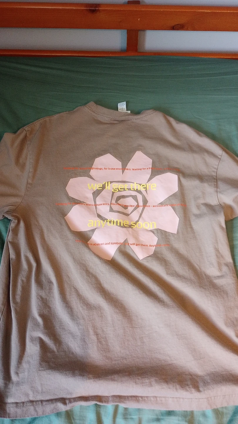 Graphic tee