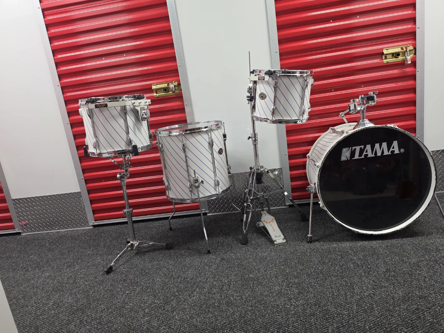 Tama Drum Set - White with Blue Stripes - photo 2