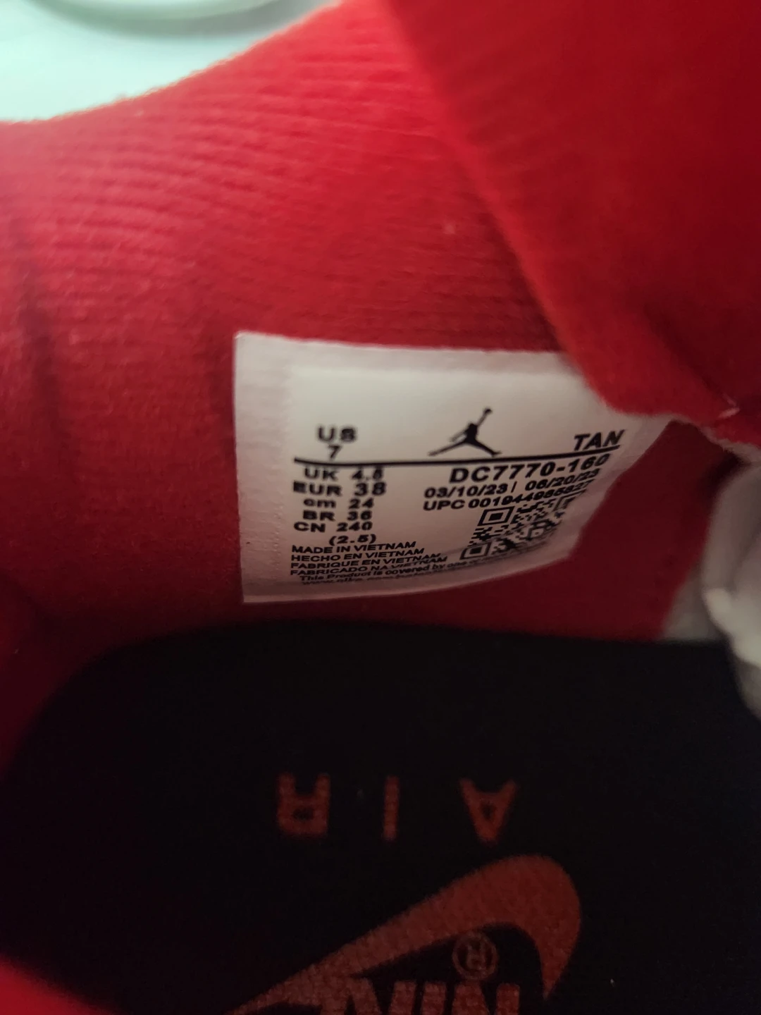 Air Jordan 4 Retro White Red Black - photo 3