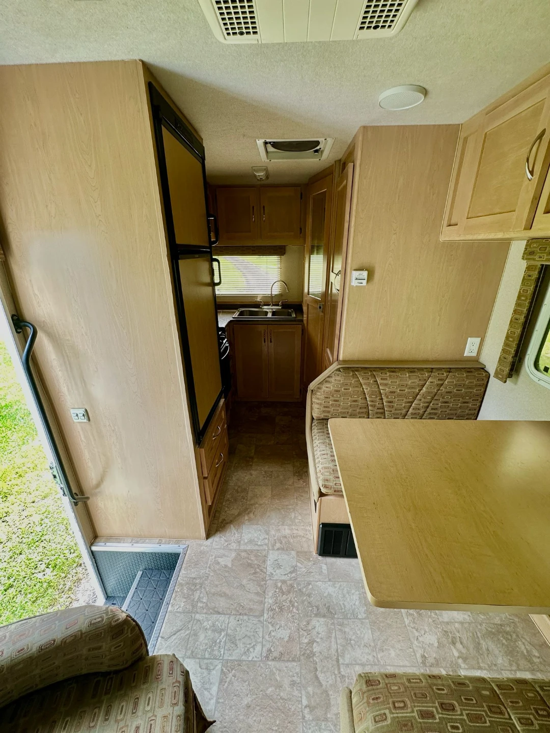 Adventurer Motorhome Class C - photo 4
