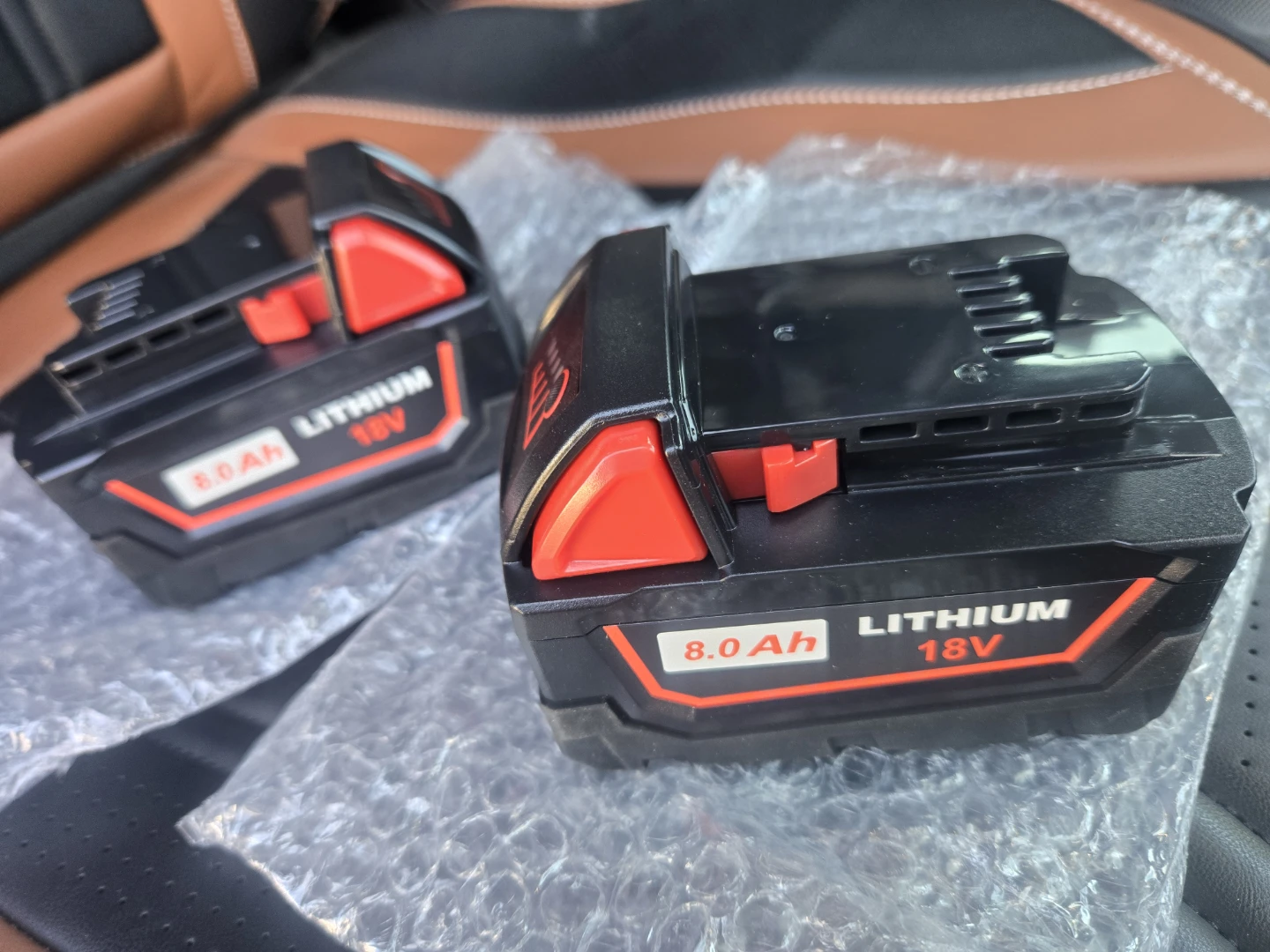 2x Lithium 18V 8.0 Ah Milwaukee Batteries - photo 2