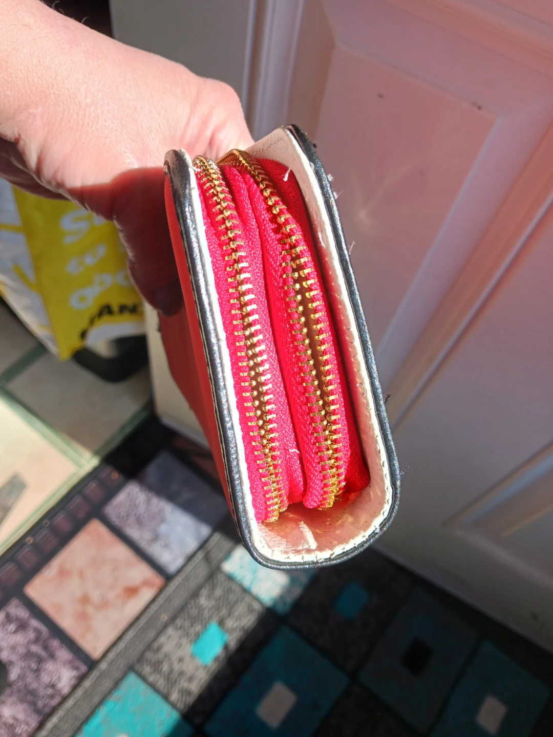 Michael Kors Red Attitude Wallet - photo 5