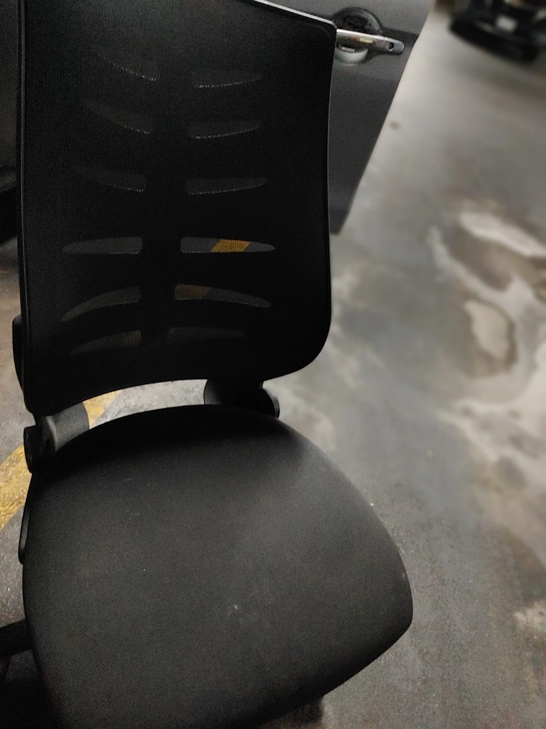 Black Office Chair - photo 4