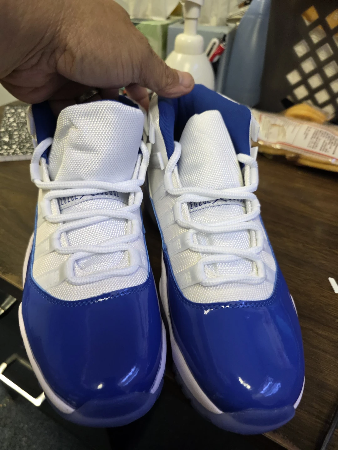UNUSED JORDAN 11 VERY NICE  SIZE 9.5 - photo 4