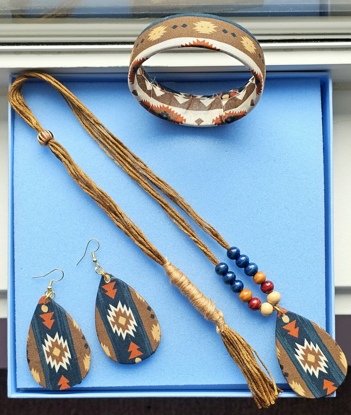 3-Piece Southwest Pattern Fabric Jewelry Set. - photo 3