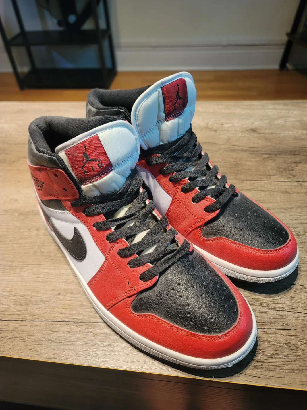 Classic Mid Sneakers