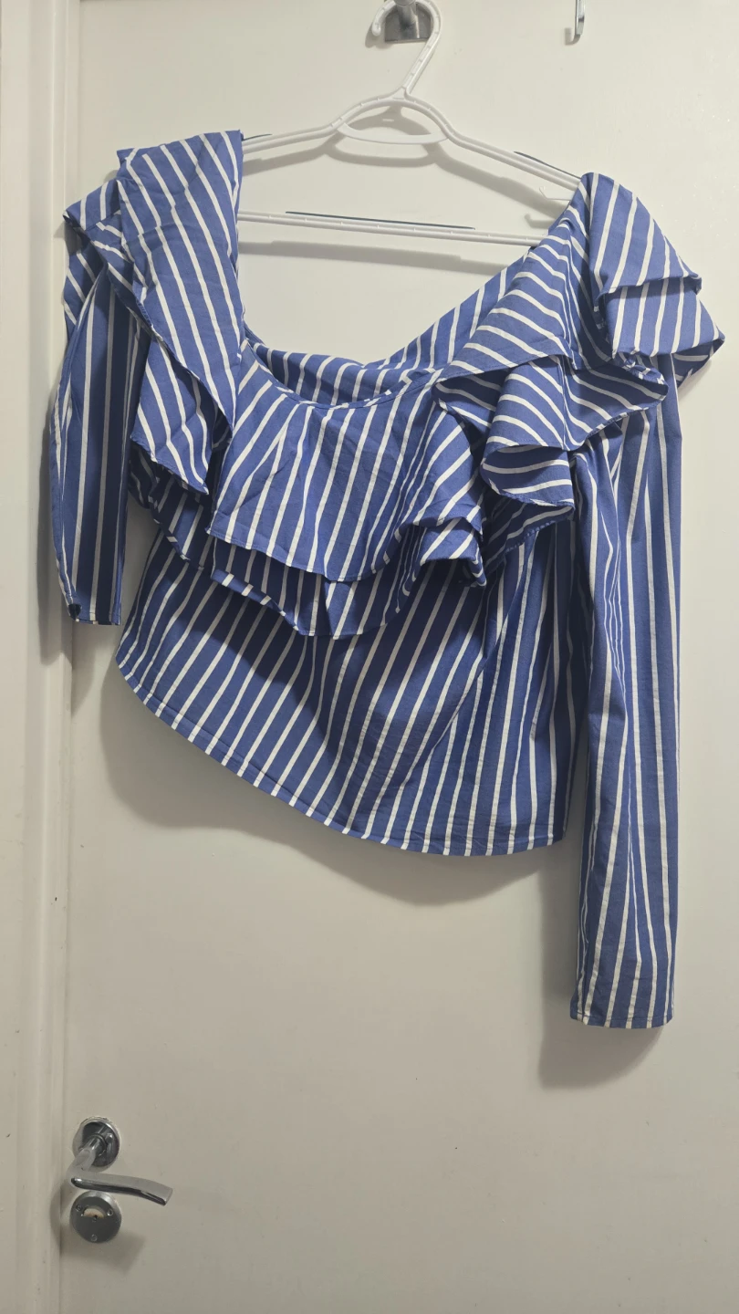 Off shoulder striped blouse