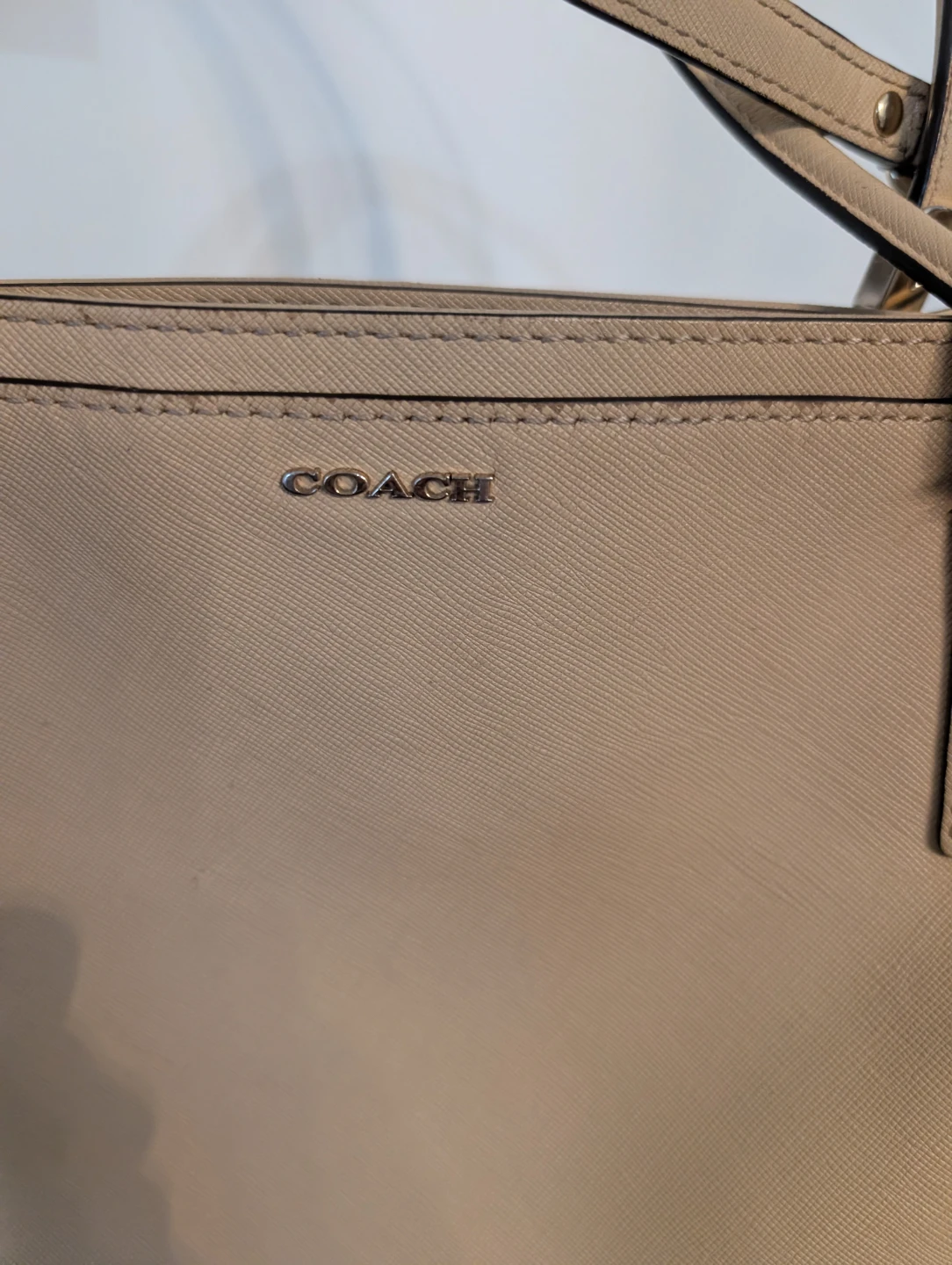 Authentic Coach tote cream,/tan *corner wear