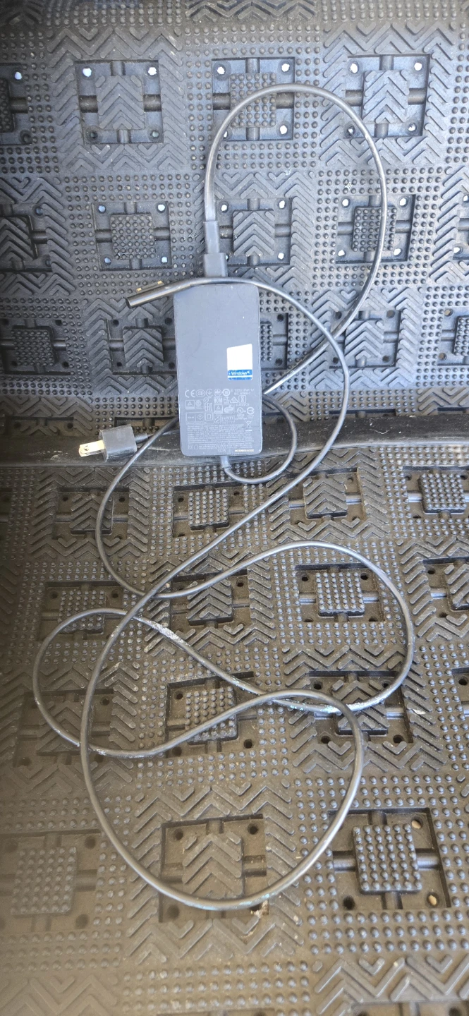 Microsoft Surface Power Supply Charger 102W - photo 4
