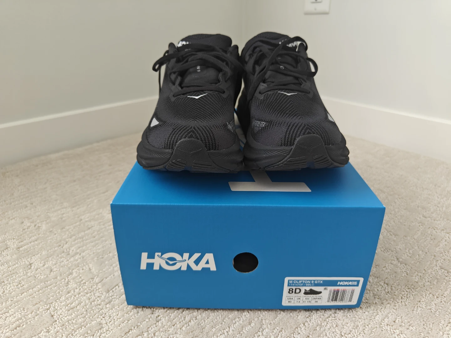 Hoka Clifton 9 GTX Running Shoes - sz 8 - photo 2