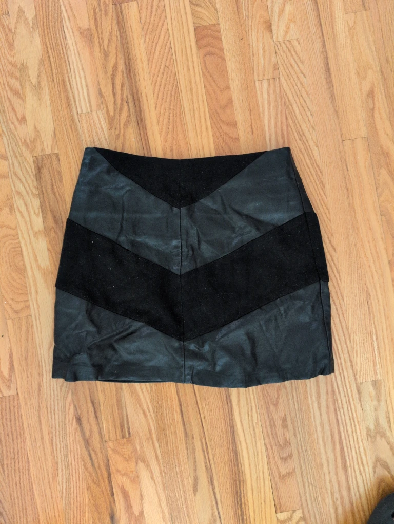 Black chevron skirt ⚽