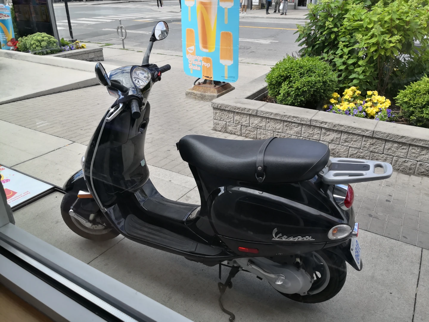 Vespa gas scooter - photo 2