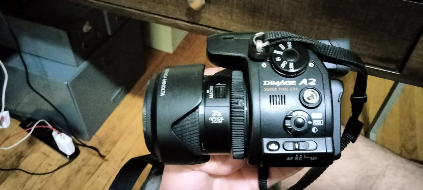 Minolta Dimage A2 Super Fine EV1 Digital Camera W/ Accessories - photo 2