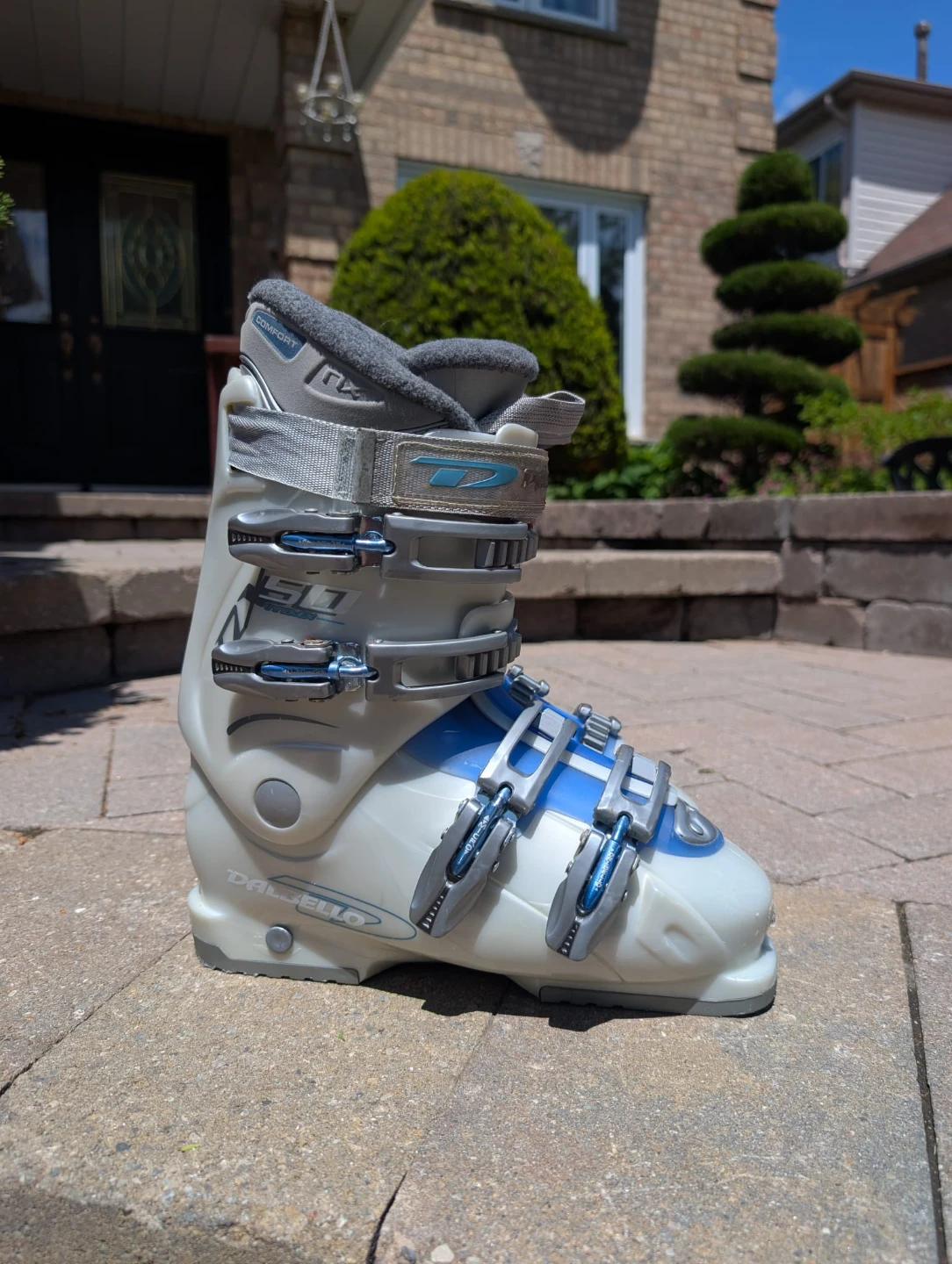 DALBELLO Ski Boots - size 25.5